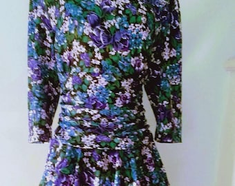 1940s Style Peplum Dress: Y2K Purple Floral, Size Medium