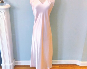 Oscar de la Renta pale pink night gown size Small
