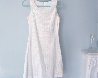 White Cotton Lace Mini Dress size small. Fully lined.