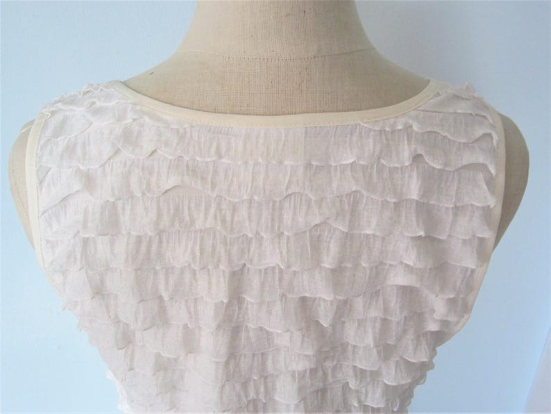 Vestido mini de encaje Free People: brillo dorado, volantes suaves, talla mediana imagen 7