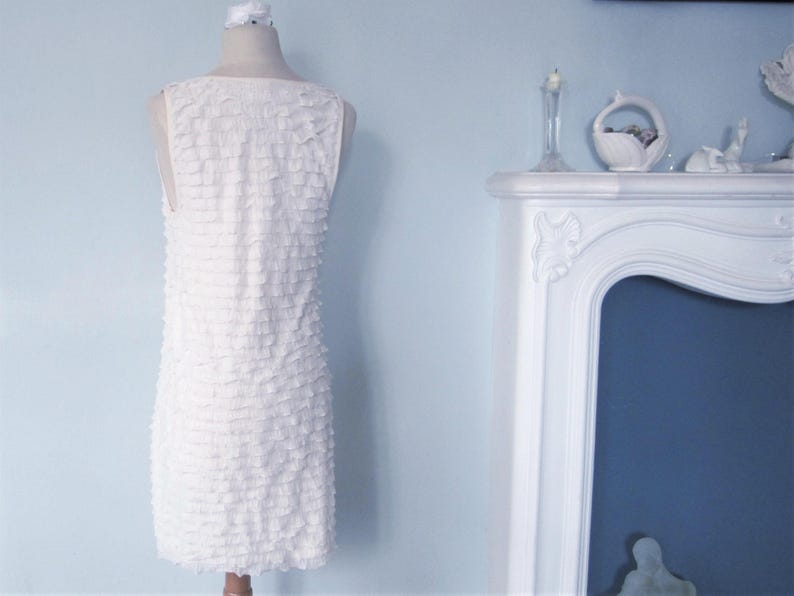 Vestido mini de encaje Free People: brillo dorado, volantes suaves, talla mediana imagen 3