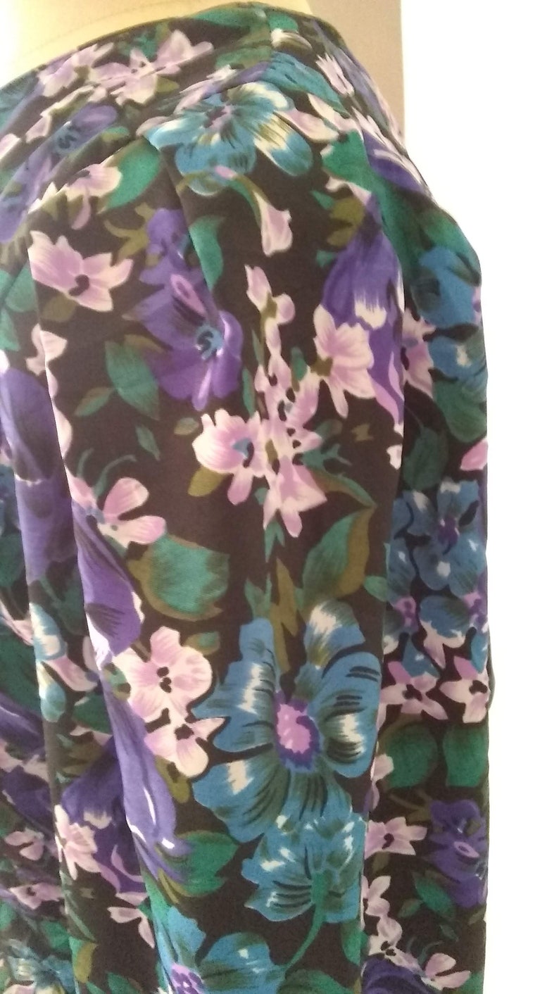 Long Sleeve Purple Floral Dress size 14,100% Polyester Dress with padded shoulders. Designed by JB Too Y2K dress with peplum. image 5