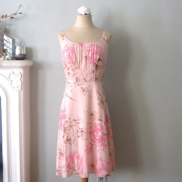 Ann Taylor Loft Pink sleeveless dress for summer . Fit and flare dress size 10 petites 100% cotton. 1950's style dress.