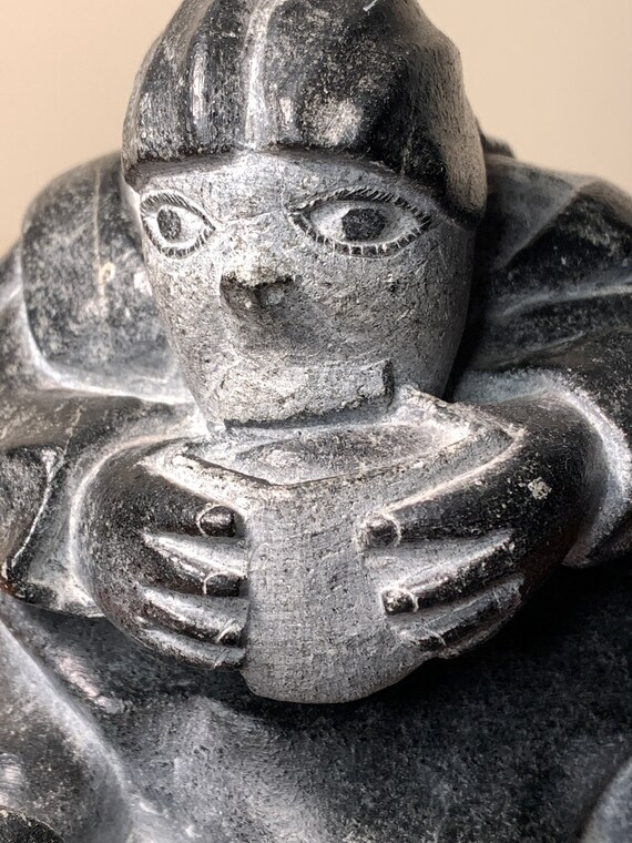 SAKARIASIE Nappatu Inuit Sculpture Art Soapstone Carving 9x6x5 
