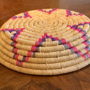 Basket, Inuit Eskimo Vintage Native Indigenous art hand woven round, star design, 7.5&quot;x2&quot;, three colours of reed; pink, blue, beige