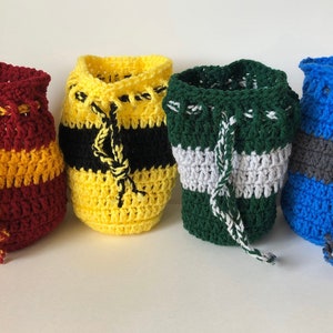 Wizard House Dice Bag Wizardry DnD Dice Bag Crocheted Pouch Role Play Game Dungeons and Dragons Gaming Accessory RPG Token Bag Coin Purse