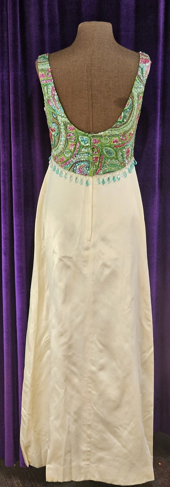 1970s Vintage Cream Satin Gown with Green Top Emm… - image 4