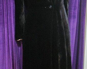 1920s Vintage Full Length Black Silk Velvet Coat with White Rabbit Trim Around Hood, Hutzler Brothers Co