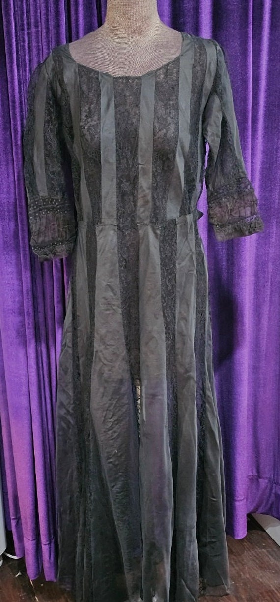 Edwardian Era Antique 1910s Black Silk Batiste and