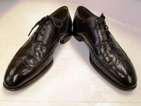Vintage Pair of Black Leather Wing Tip Oxford Men'