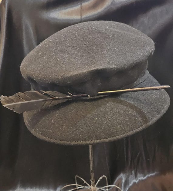 1950s Vintage Black Wool Hat With Long Feather Detail - Etsy display picture 1