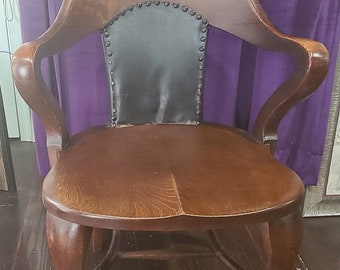 Art Nouveau Quarter Sawn Oak Chair with Leather insert, ca 1900