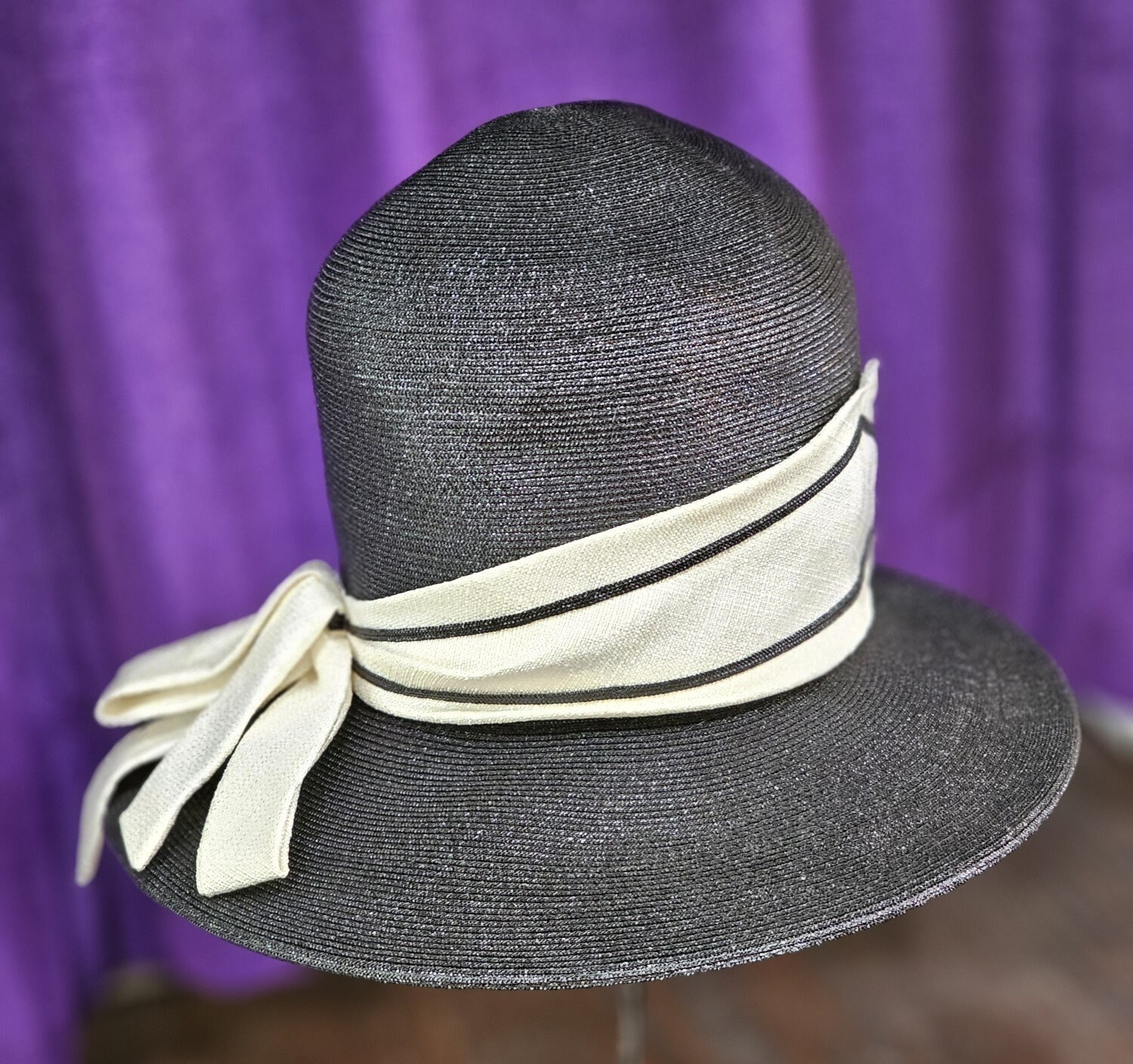 1960s Vintage Tightly Woven Black Straw High Crown Hat With  display picture 2