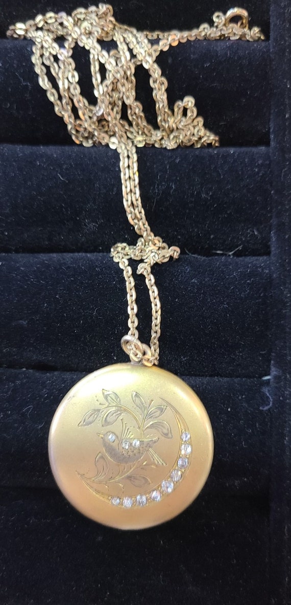 Vintage Round Gold Filled Locket with Etched Bird… - image 2