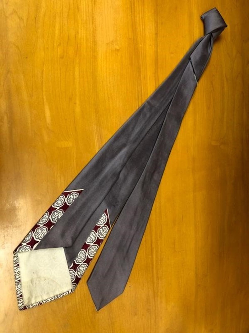 Original by Damon ca 1940s Vintage Grey Cream and Burgundy Tie
