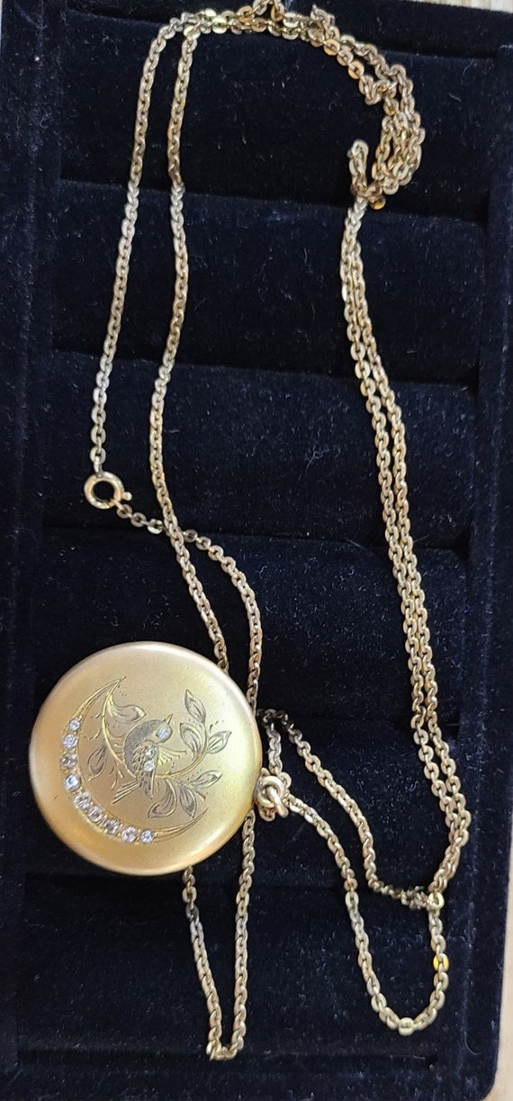 Vintage Round Gold Filled Locket with Etched Bird… - image 3