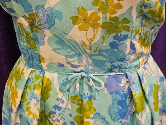 1950s Vintage Silky Satin Blue, Gold and White Floral