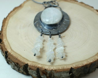 Moostone oxidized silver textured pendant with moonstone chip beads