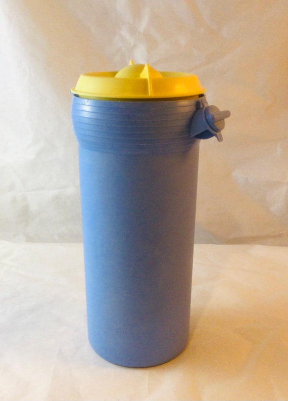 Vintage Tupperware 1 Quart Pitcher in Blue and Yellow 3412AZ