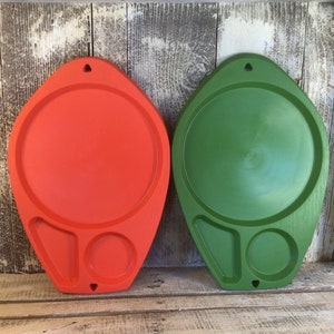 Vintage Plastic Chargers Paper Plate Trays Fish Shaped x 8, Retro Fish Shaped Paper Plate Holders Orange & Avocado, Patio Picnic Camper