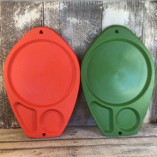 Vintage Paper Plate Holders Plastic Trays Set of  4, Fish Shaped Orange or Avocado Patio Picnic Camper Plates Trays Dishes