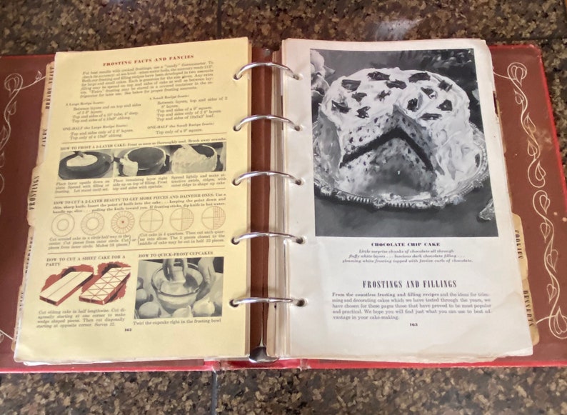 Vintage 1950s Betty Crocker's Picture Cookbook Spiral Bound, Betty Crocker Hardbound Mid Century Red White Quilt Pattern Cookbook image 6