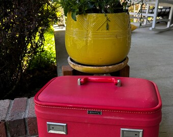 Vintage Red Train Case Suitcase By Wheary w inside Mirror, Small Luggage  Overnight Case Makeup Case