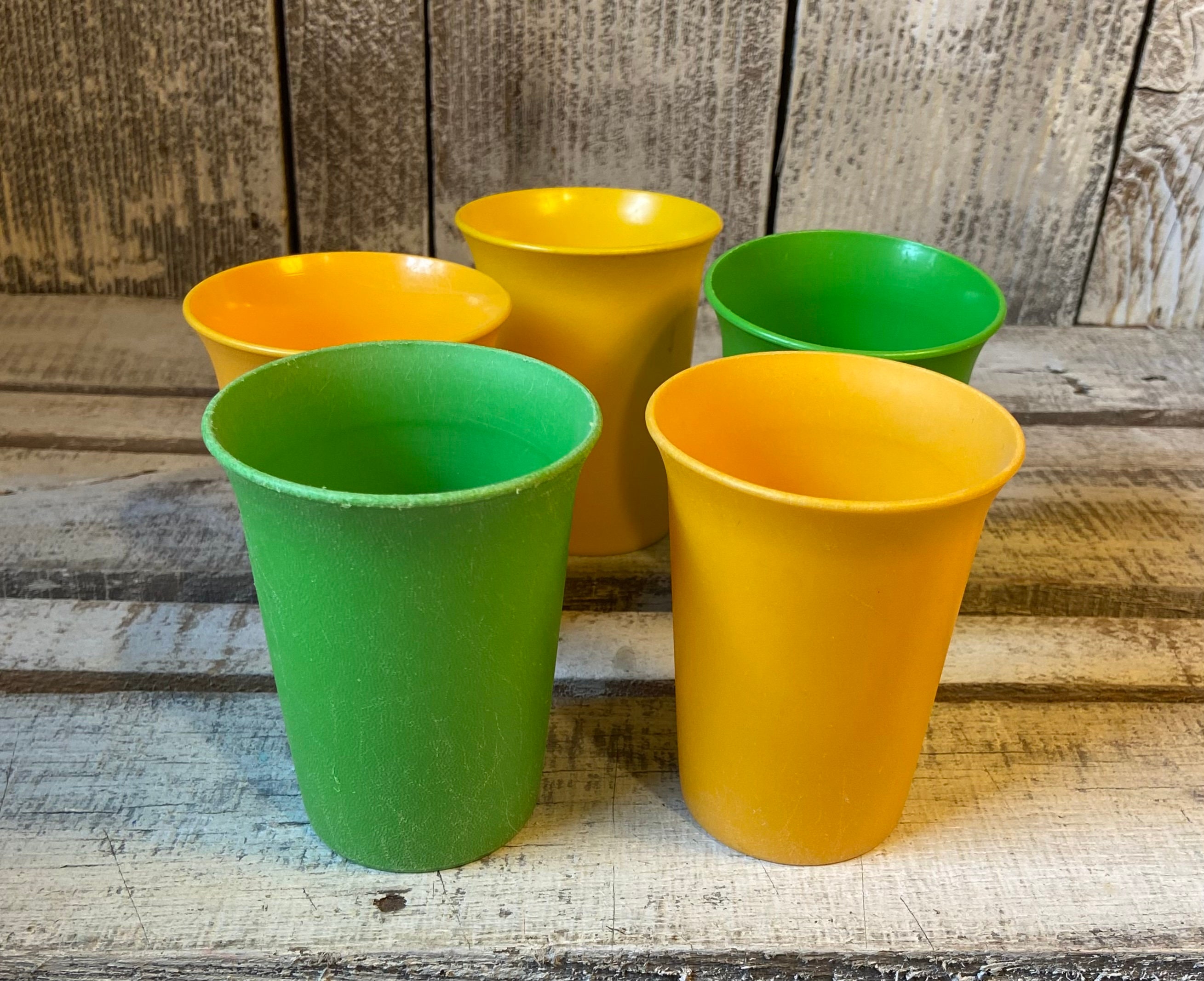 3 Colorful Kids Sippy Cups TUPPERWARE BELL TUMBLERS w/ LIDS