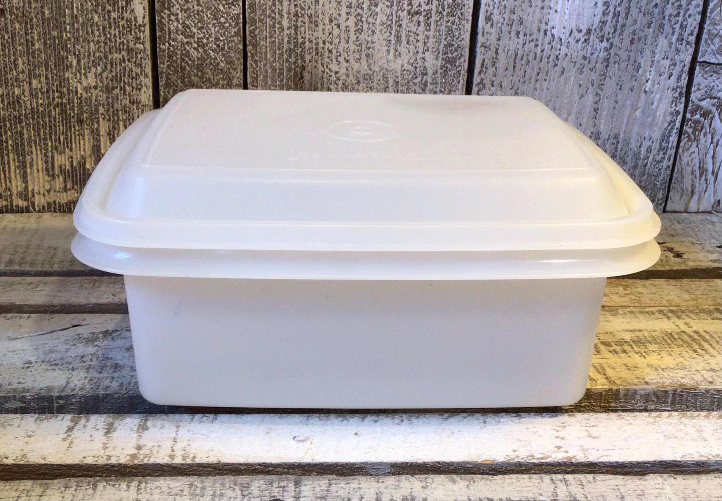 Tupperware 64oz Plastic Basic Bread Saver Storage Container - White