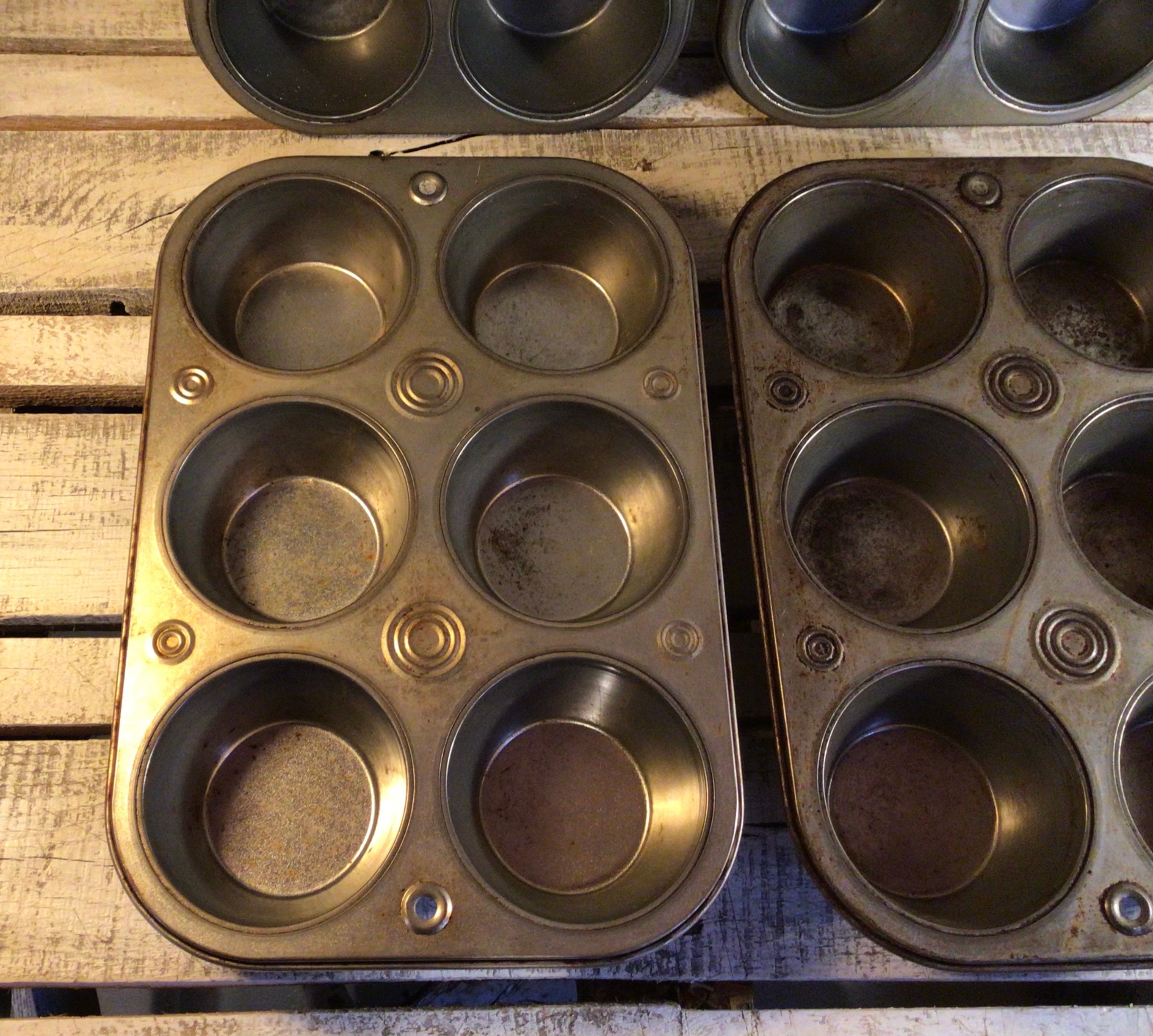 Vintage 6 Section Muffin Tins for Large 3 1/2 Muffins or Cupcakes, Large  Muffin Pans -  Hong Kong