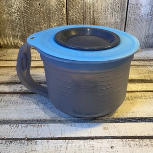 Vintage Tupperware Batter Bowl Mix N Store 2 Quart, Tupperware 2 Quart Measuring Bowl with Pour Spout