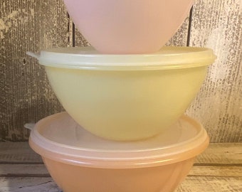 Vintage Tupperware Wonderlier Pastel Nesting Mixing Bowl Set 