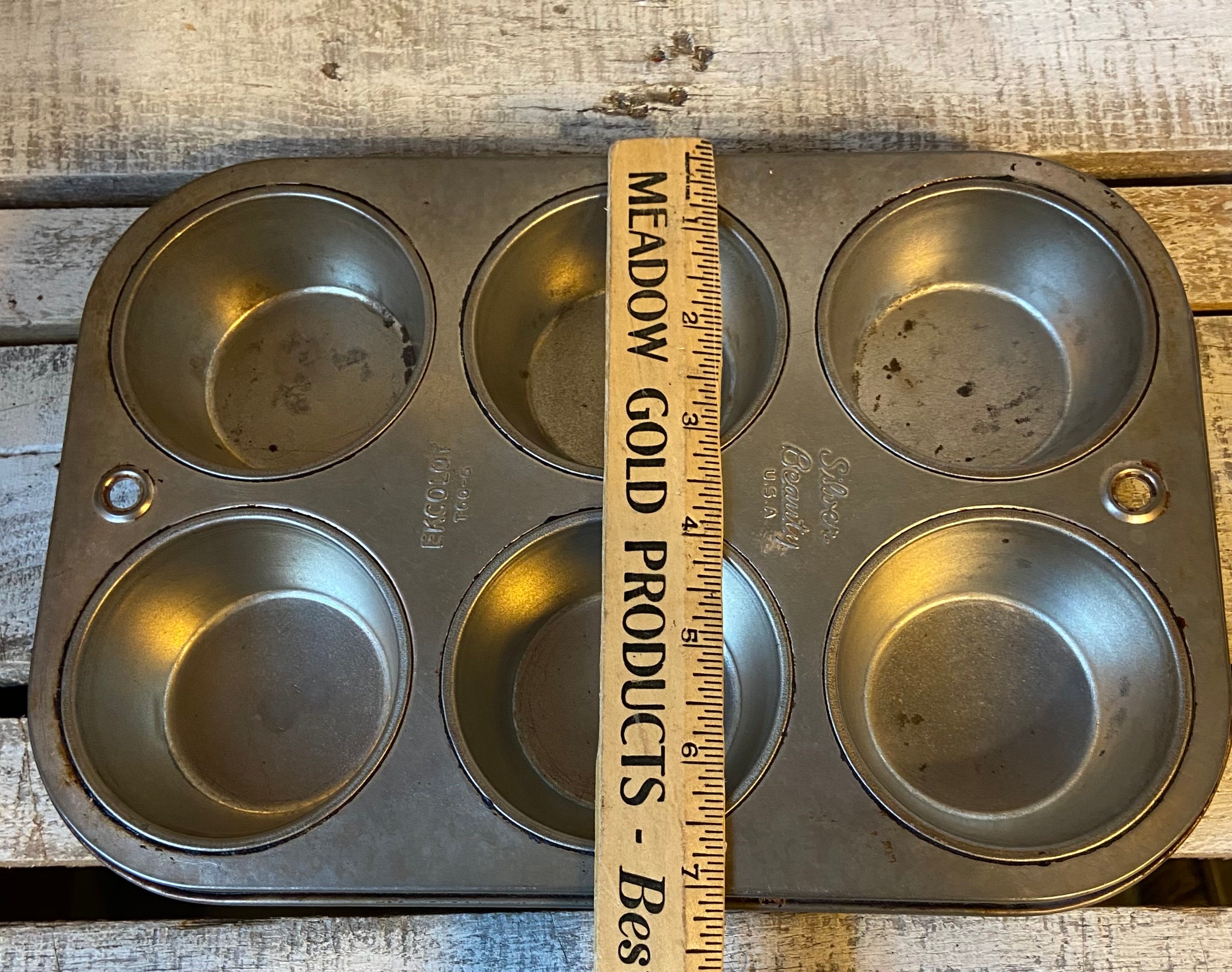 Silver Ceramic Mega Muffin Pan - Charleston Wrap