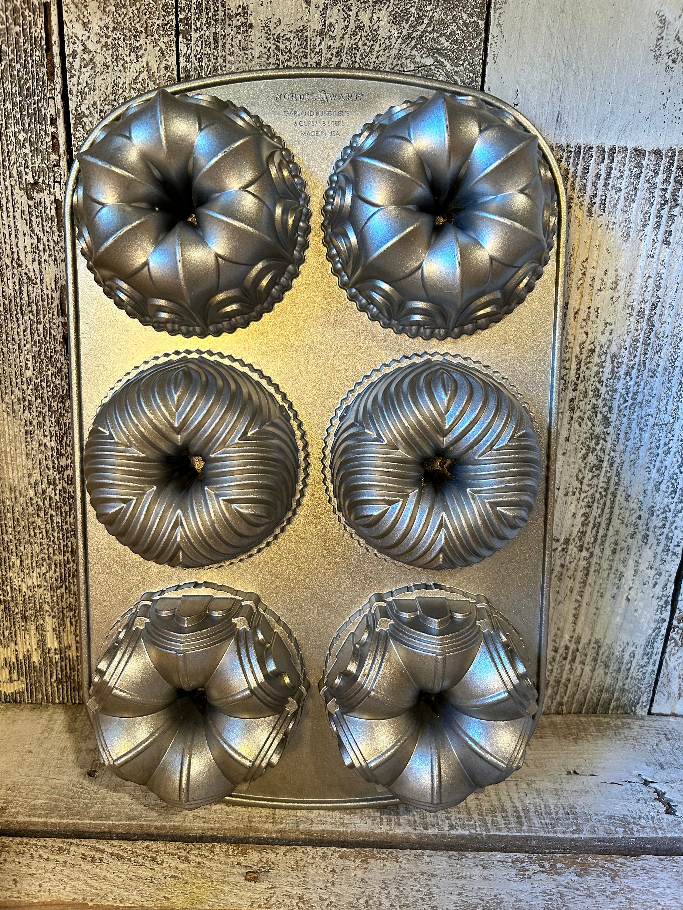 Vintage 6 Mini Bundts Pan by Nordic Ware, Mini Fluted Bundt Lette Cake Pans  X 6, Holiday Mini Cakes Pan 