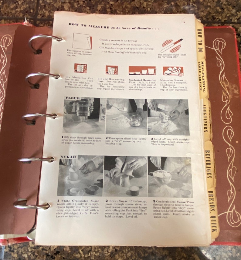 Vintage 1950s Betty Crocker's Picture Cookbook Spiral Bound, Betty Crocker Hardbound Mid Century Red White Quilt Pattern Cookbook image 5
