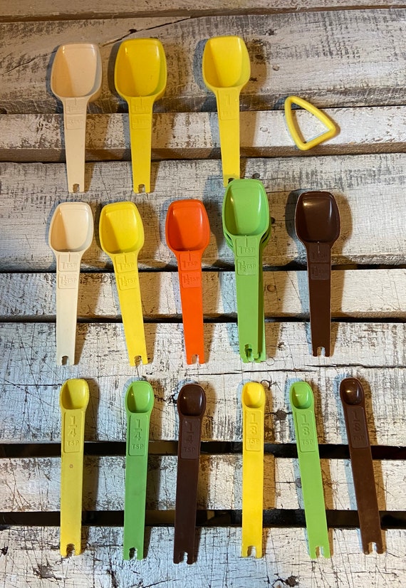 Vintage Tupperware Measuring Spoon Set Multi Color Yellow Green