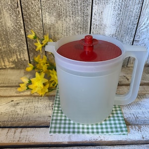 Vintage Tupperware 1 1/2 Qt Pitcher w  Push Button Lid Clear w Red Lid, Tupp 1.5 Quart Pitcher # 1575