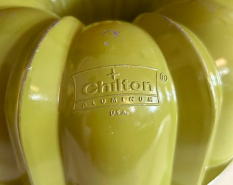 Vintage Bundt Tube Pan 12 Cup USA Made by Chilton, Avocado Green Bundt Cake Pan