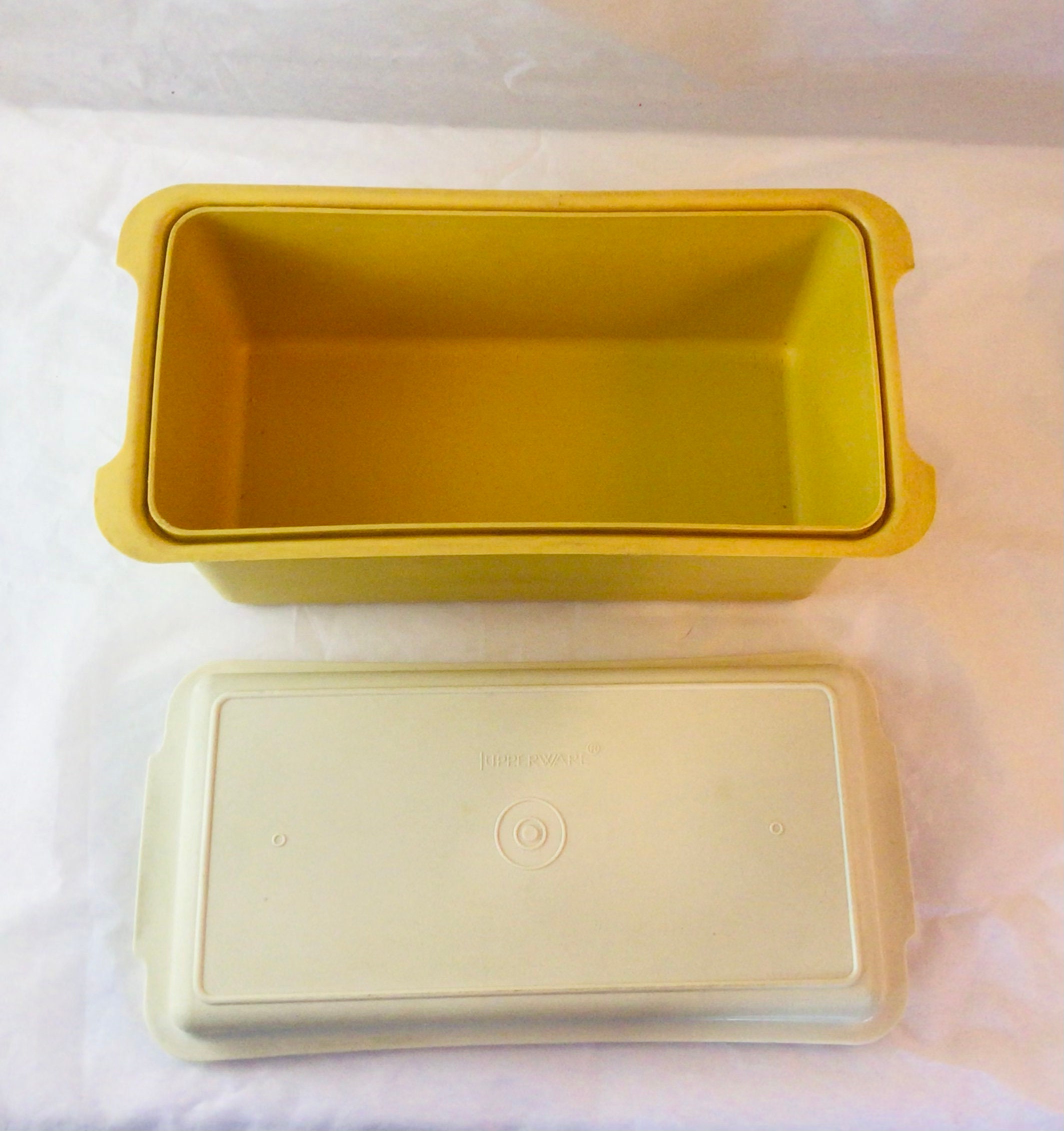 Vintage Tupperware Bread Keeper 171-2 in Gold and Cream, Multipurpose Tupperware  Container 