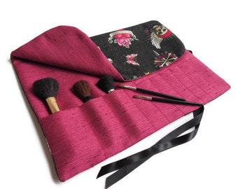 Makeup Brush Roll, Makeup Gift for Her, Hot Pink and Black Skulls & Roses Cosmetic Brush Organizer, Travel Makeup Gift