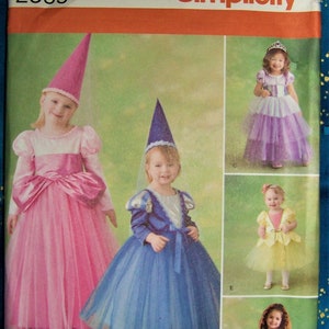 New Simplicity Pattern 2569. Fairytale Costumes by Andrea Schewe. Size 4,5,6,7,8. Uncut in original package.