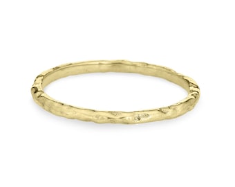 Anillo apilable texturizado de oro de 14 quilates / Complementos para cremación de mascotas