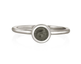 Anillo de cremación circular apilable de 5 mm en plata de ley / Joyería conmemorativa para cenizas de mascotas