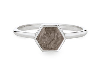 Anillo de cremación hexagonal mediano apilable en plata de ley / Joyería conmemorativa para cenizas de mascotas