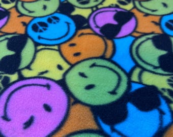 Small of Medium // Vest OF trui met 2 pijpen // Hippy Faces met tie-dye details