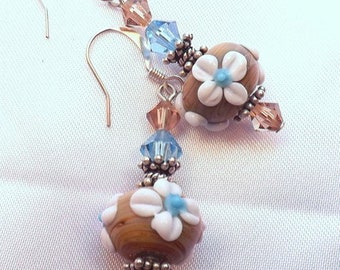 スワロフスキークリスタル付き、かわいい花柄ランプワークガラスシルバーイヤリング