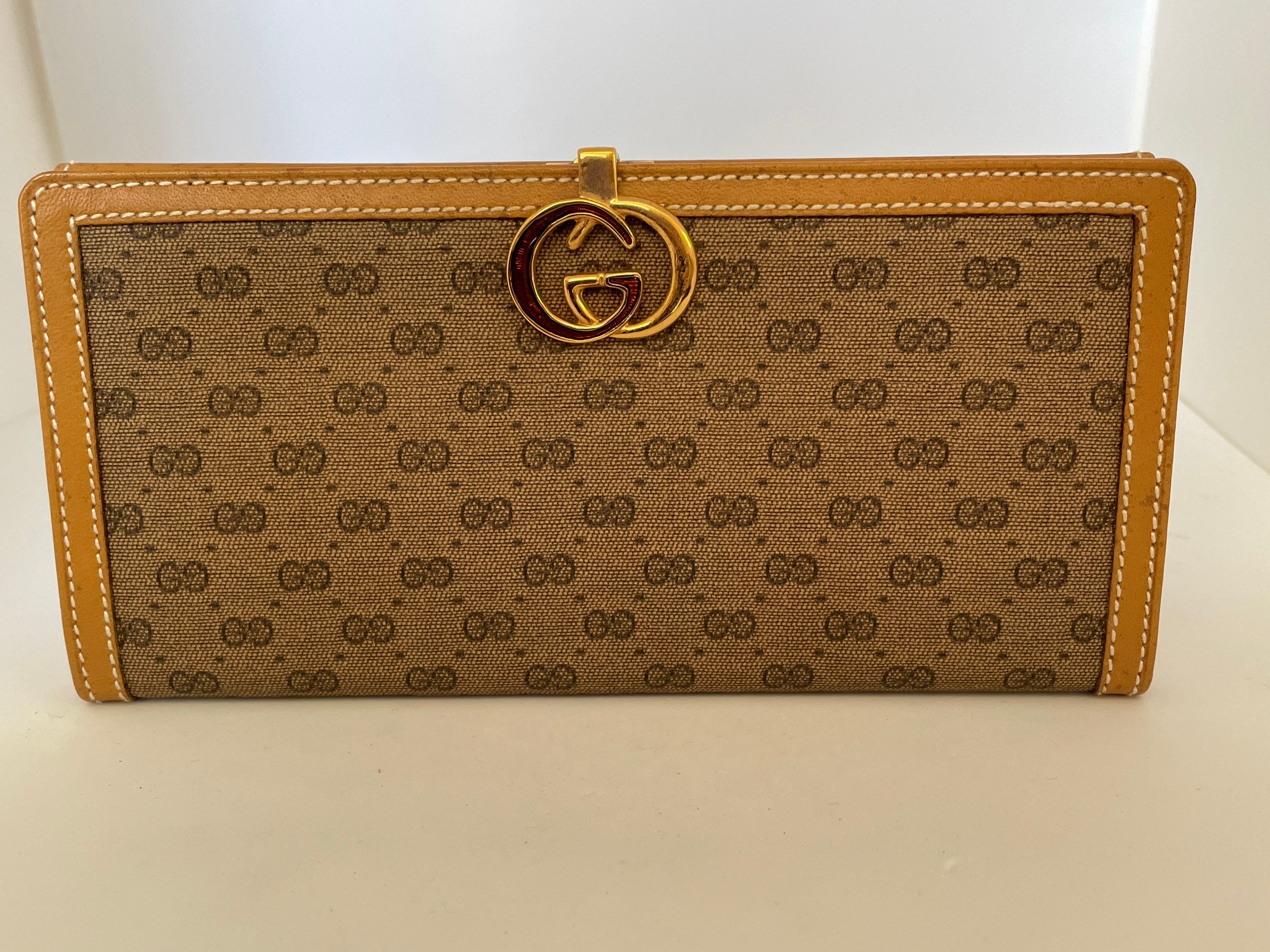 Gucci Compact Brown GG Print Canvas Green Leather Trim Wallet – Vanilla  Vintage