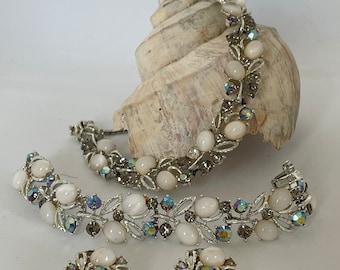 Vintage Jewelry Set Lisner Necklace Bracelet Earrings