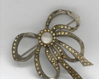 Vintage brooch bow brooch rhinestone brooch