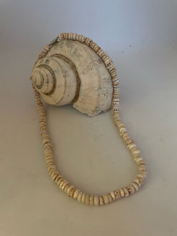 Vintage genuine Puka shell necklace 1970s